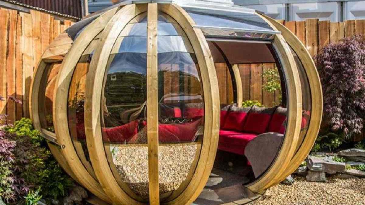 Outdoor Pods For Gardening the House to Look Good